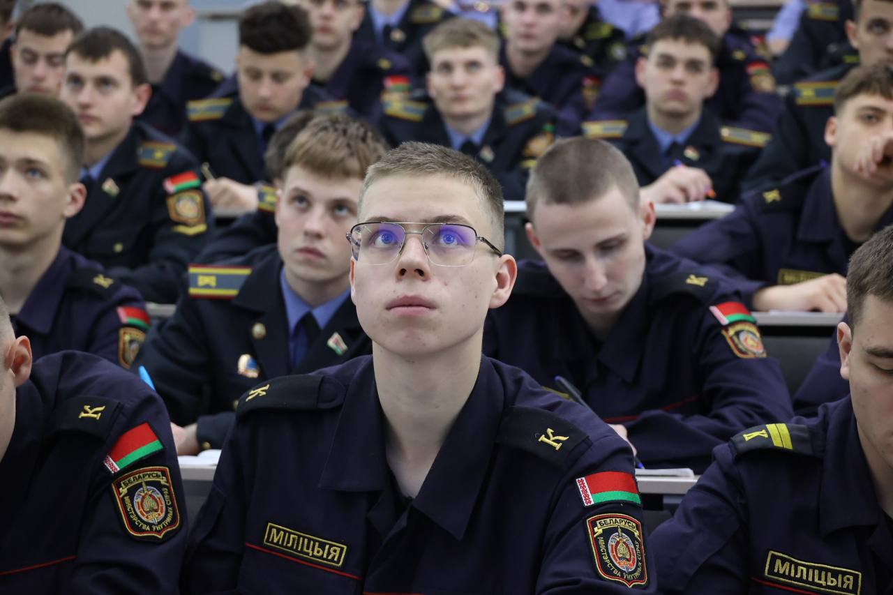C первокурсниками о правовых системах