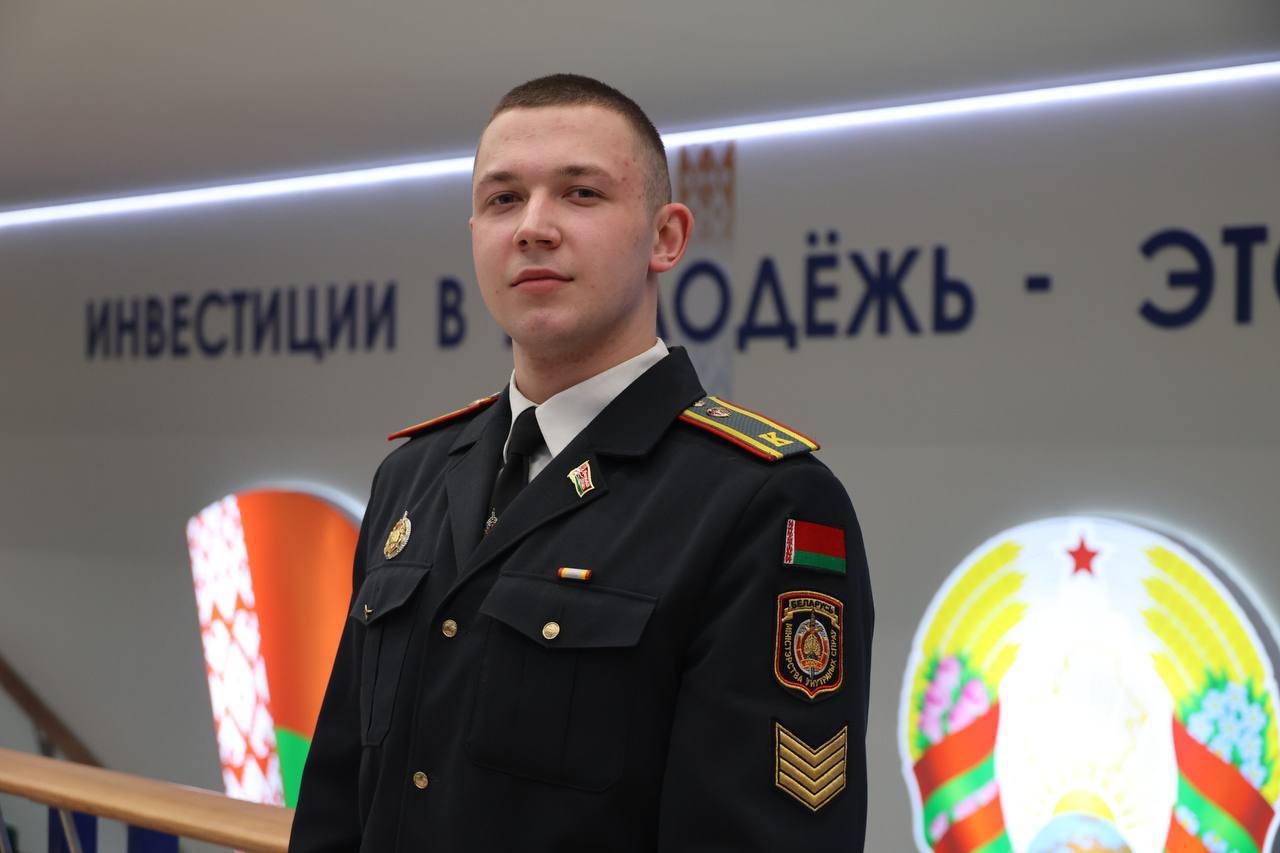 С благодарностью за службу!